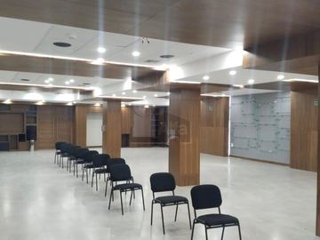 Oficina comercial en renta en Caminos del Valle, Chihuahua, Chihuahua