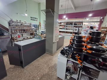 Alquiler Local 102m² Cubiertos + Patio en Florida