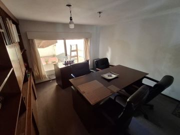 Alquiler Local 102m² Cubiertos + Patio en Florida