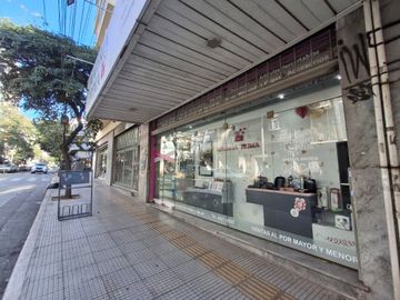Alquiler Local 102m² Cubiertos + Patio en Florida
