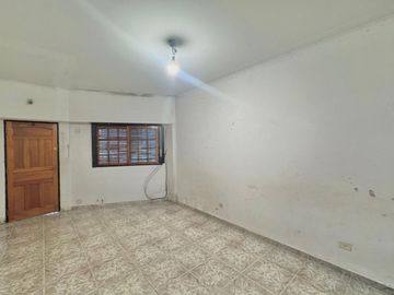 PH TIPO CASA 3 AMB EN VENTA EN ZONA FLORES COMER