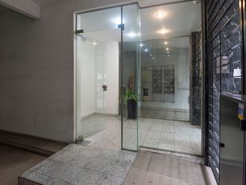 Venta Monoambiente al frente en Las Cañitas