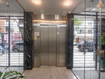 Venta Monoambiente al frente en Las Cañitas