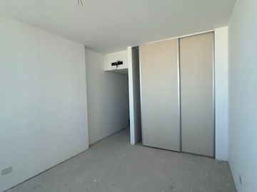 Piso alto. Hermosa vista. Lujosos amenities.