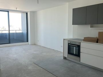 Piso alto. Hermosa vista. Lujosos amenities.
