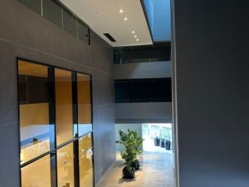Piso alto. Hermosa vista. Lujosos amenities.