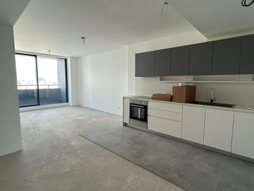 Piso alto. Hermosa vista. Lujosos amenities.