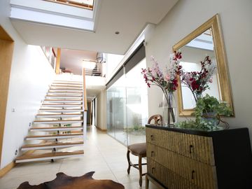 Vendo Casa 470 m2 construidos, 6 Habitaciones, Miraflores