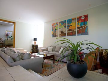 Vendo Casa 470 m2 construidos, 6 Habitaciones, Miraflores