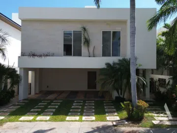 Casa en Venta en Puerto Cancún, Benito Juárez, Quintana Roo
