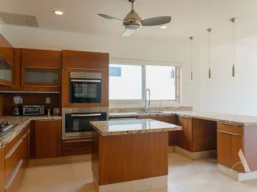 Casa en Venta en Puerto Cancún, Benito Juárez, Quintana Roo