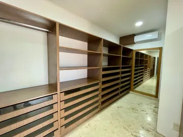 Impresionante Casa en la Huayacan: 7 Recámaras, Jardín, Piscina y Más