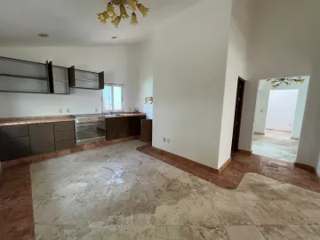 Impresionante Casa en la Huayacan: 7 Recámaras, Jardín, Piscina y Más