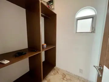Impresionante Casa en la Huayacan: 7 Recámaras, Jardín, Piscina y Más