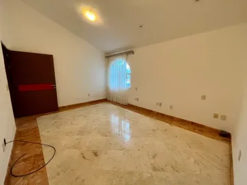 Impresionante Casa en la Huayacan: 7 Recámaras, Jardín, Piscina y Más