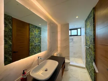 Casa de Lujo en Lagos del Sol, con Amenidades Exclusivas