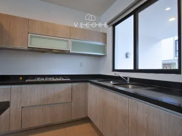 Casa en renta en Áurea Residencial, San Pedro Tlaquepaque, Jalisco