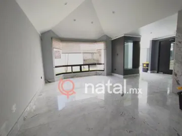Casa en venta en Puerta de Hierro, Puebla, Puebla
