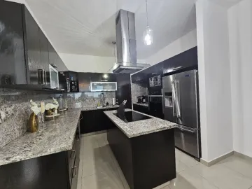 Casa en venta en Cima del Bosque (Cumbres Elite 9 Sector), Monterrey, Nuevo León