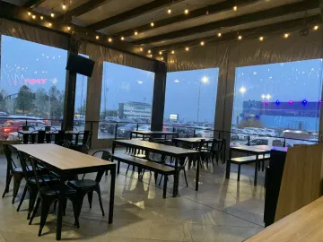 Local en renta en Puerta de Hierro Cumbres, Monterrey, Nuevo León