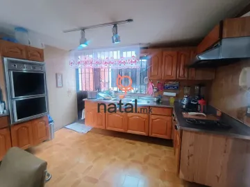 Casa en venta en Lomas del Marmol, Puebla, Puebla