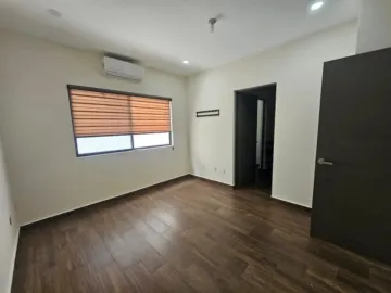 Casa en venta en Fraccionamiento Porto Cumbres, García, Nuevo León