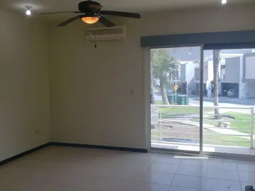 Casa en renta en Valle de Santa Cruz, Santa Catarina, Nuevo León