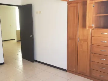 Casa en renta en Valle de Santa Cruz, Santa Catarina, Nuevo León