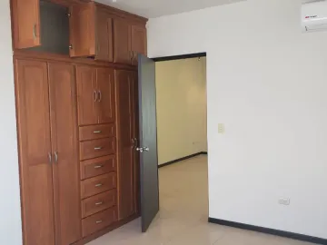 Casa en renta en Valle de Santa Cruz, Santa Catarina, Nuevo León