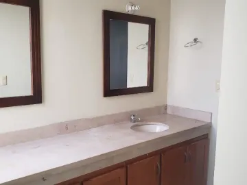 Casa en renta en Valle de Santa Cruz, Santa Catarina, Nuevo León