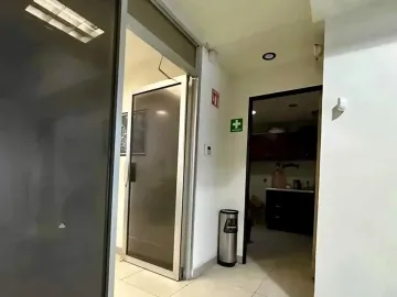 Local en renta en Fraccionamiento Mirador Residencial, Monterrey, Nuevo León