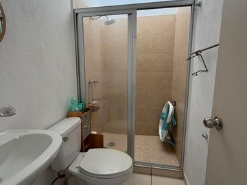 CASA EN RENTA EN ESPACIOS BARCELONA, CULIACÁN ¡Ubicada en esquina!