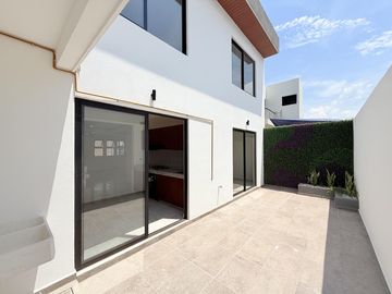 Casa Nueva en Venta Punto Lomas