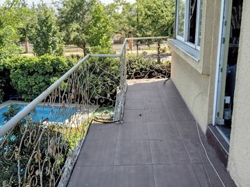 Se arrienda amplia casa en Condominio de Peñalolén