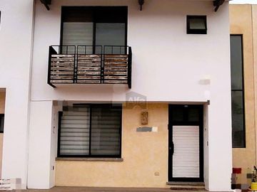 Casa en renta en Amberes Residencial | 3 recámaras y mantenimiento incluido