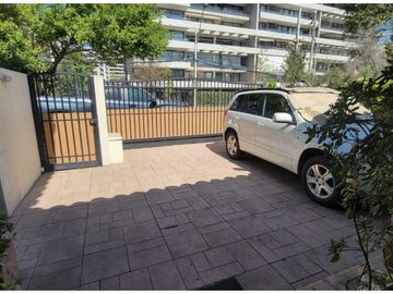 Hermosa casa 260 mts2 en Vitacura