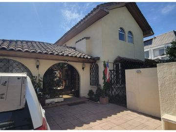 Hermosa casa 260 mts2 en Vitacura