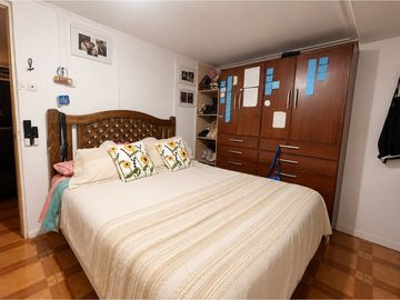 Se vende Casa para remodelar con gran terreno