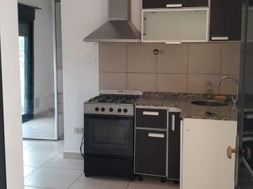 ALQUILER MONOAMBIENTE CHICO A MEDIA CUADRA DE AV DIRECTORIO