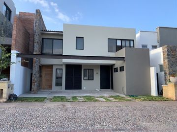 Linda casa en renta  para expatriados en Arco de Piedra, Querétaro
