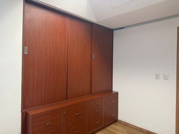 OFICINA EN RENTA SOBRE PERIFÉRICO MUY BIEN UBICADA