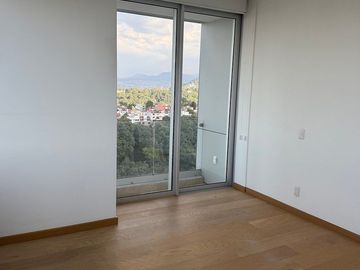 DEPARTAMENTO EN TRES CUMBRES CON BALCÓN.