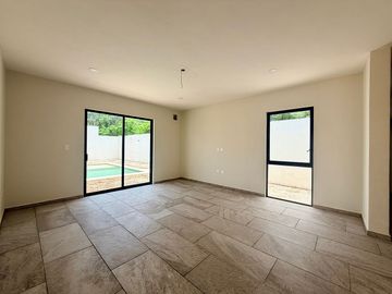 Casa en Venta de Un Solo Nivel con 500m2 de Terreno en San Luis Cholul
