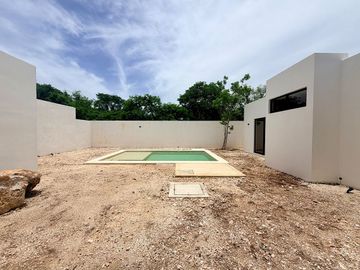 Casa en Venta de Un Solo Nivel con 500m2 de Terreno en San Luis Cholul