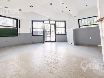 Local en Jujuy al 300 (Esquina Moreno) - Balvanera