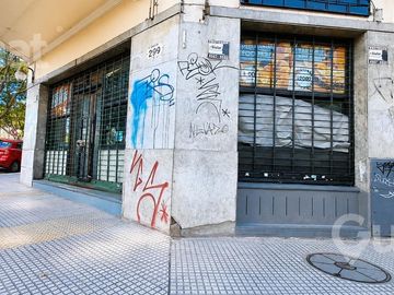 Local en Jujuy al 300 (Esquina Moreno) - Balvanera