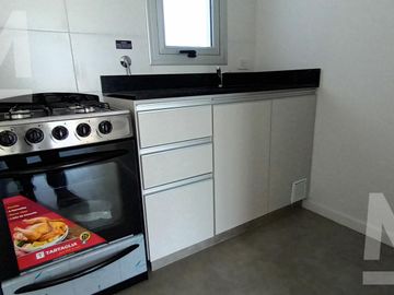 Monoambiente luminoso a estrenar en zona céntrica