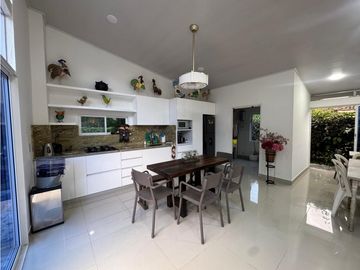 CASA INDEPENDIENTE EN PANCE RODEADA DE VERDE