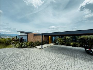 Casa en Venta, Vereda Pantanillo, El Retiro - La Ceja  600 m2