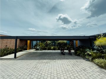 Casa en Venta, Vereda Pantanillo, El Retiro - La Ceja  600 m2